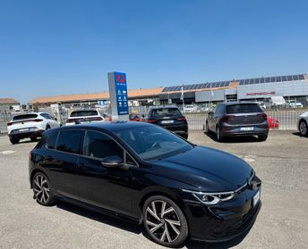 Volkswagen Golf 1.5 etsi evo R-Line 150cv dsg /MATRIX / NO VINCOLI