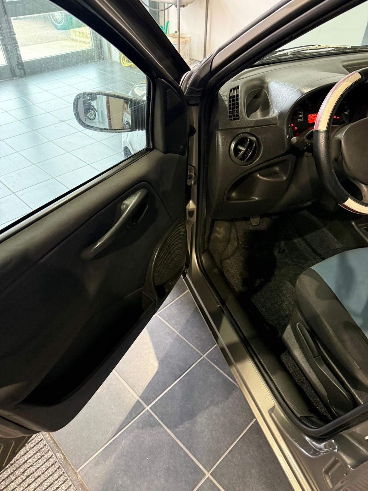 Fiat Punto 1.3 MJT-NEOPATENTATI-UNICO PROPRIETARIO