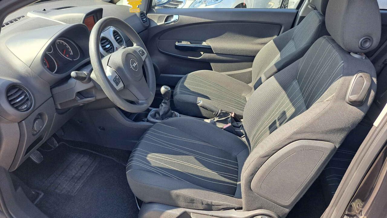 Opel Corsa 1.2 Benzina 80Cv Sport