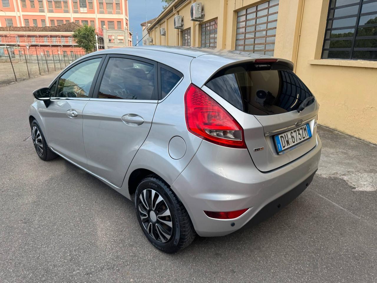 Ford Fiesta 1.4 TDCi 68CV 5 porte Titanium