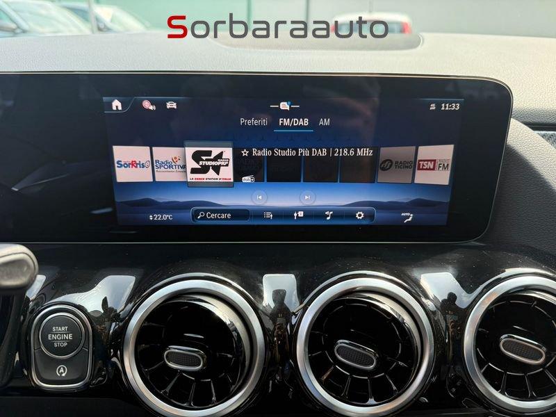 Mercedes-Benz GLA 200 d Automatic AMG Line Premium con Tetto Panoramico.