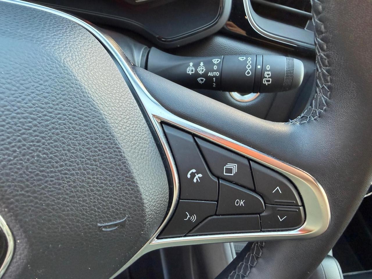 Renault Captur Full Hybrid 1.6 E-Tech 145 CV Rive Gauche