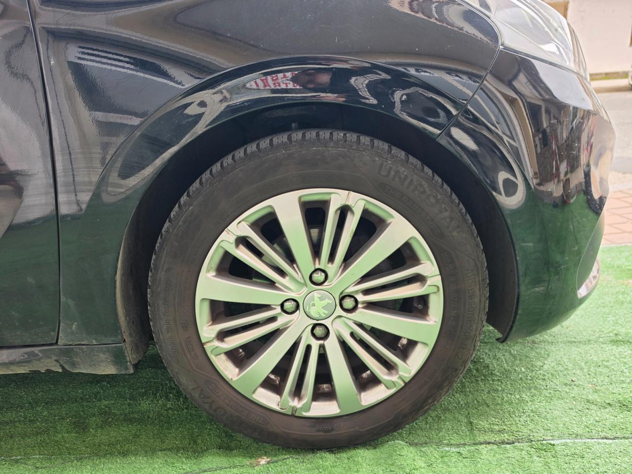 Peugeot 208 BlueHDi 100 S&S 5 porte Active