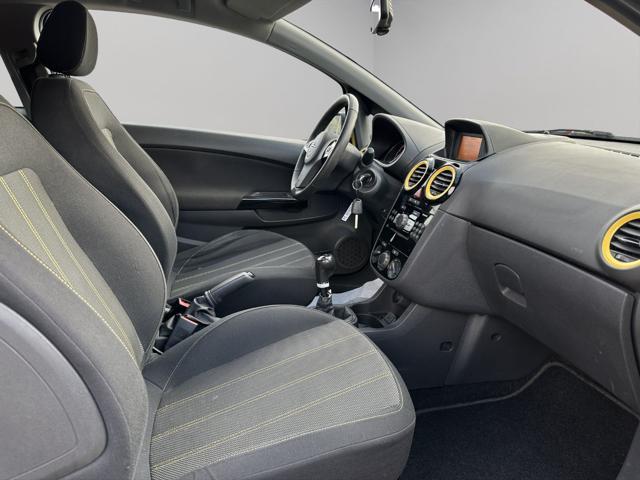 OPEL Corsa 1.2 3 porte Black Edition