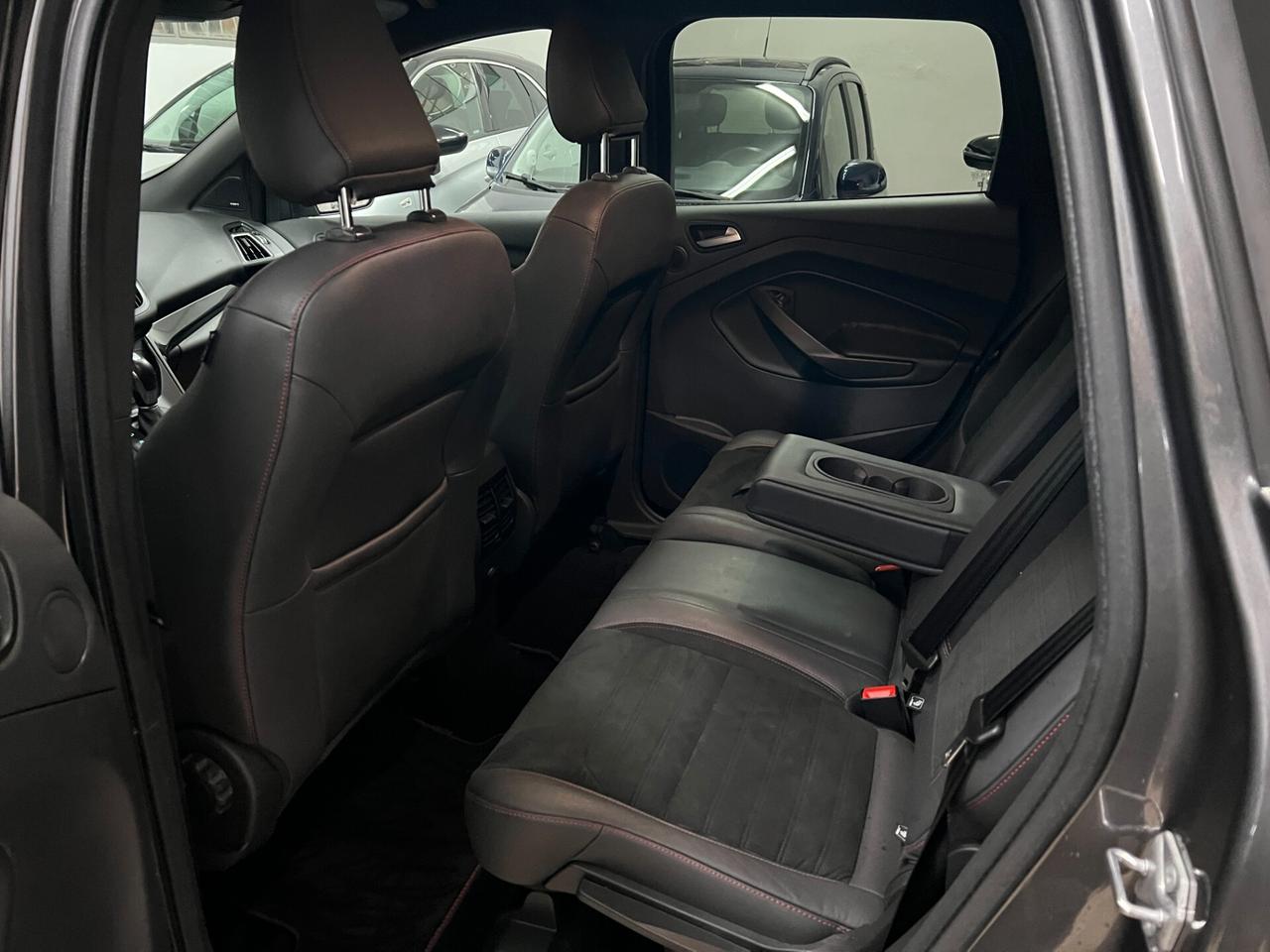 Ford Kuga 1.5 TDCI 120 CV S&S 2WD Powershift ST-Line