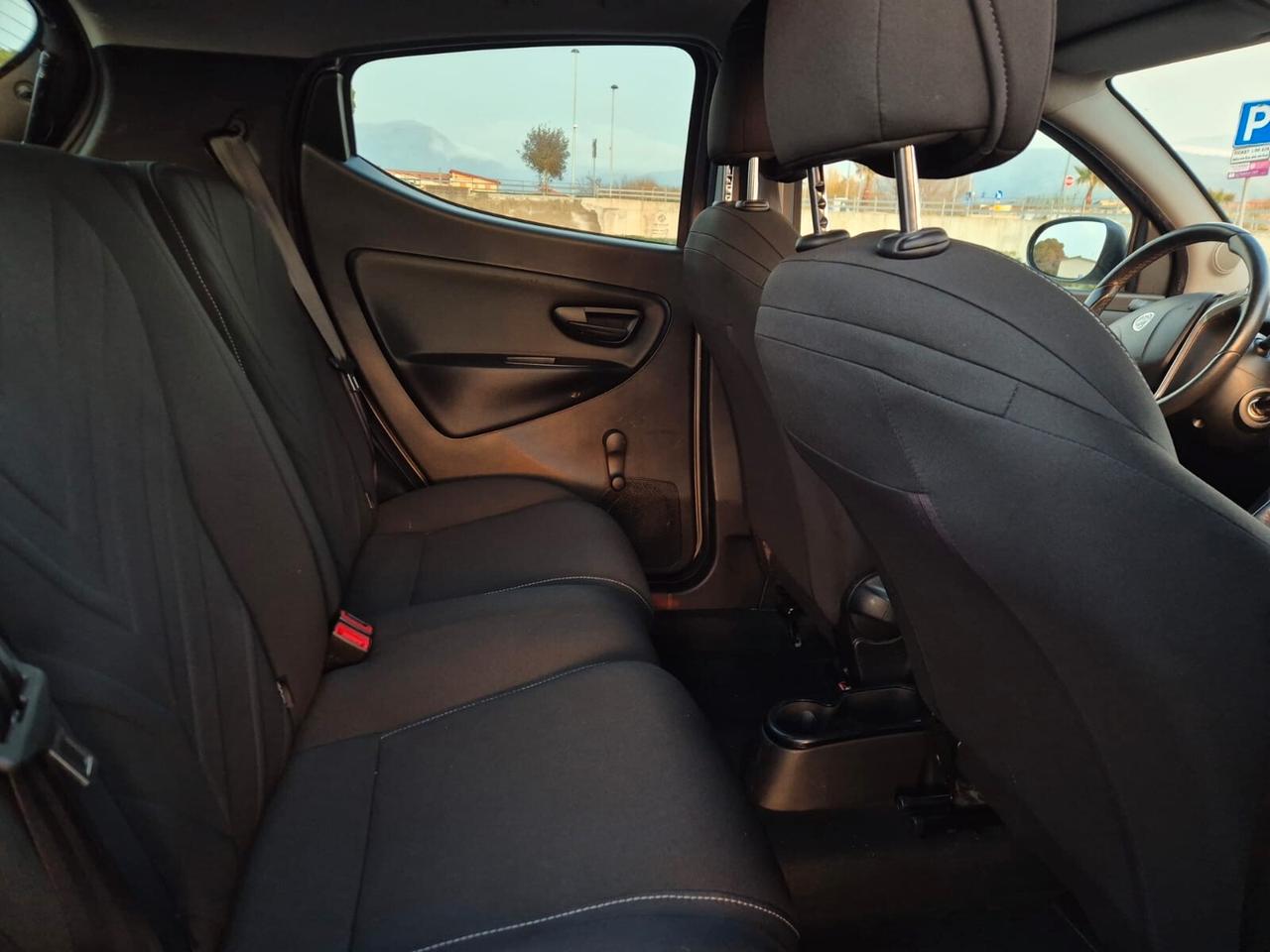 Lancia Ypsilon 1.0 FireFly 5 porte S&S Hybrid Ecochic Gold