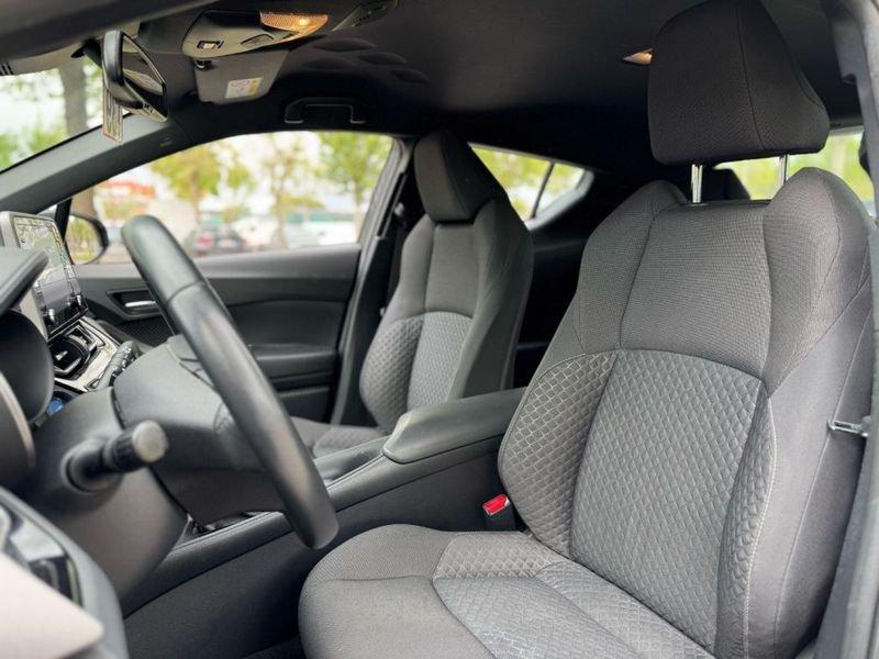 Toyota C-HR 1.8 Hybrid E-CVT Business