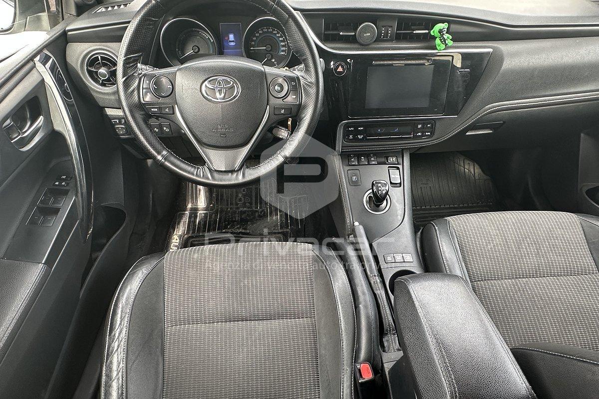 TOYOTA Auris Touring Sports 1.8 Hybrid Lounge