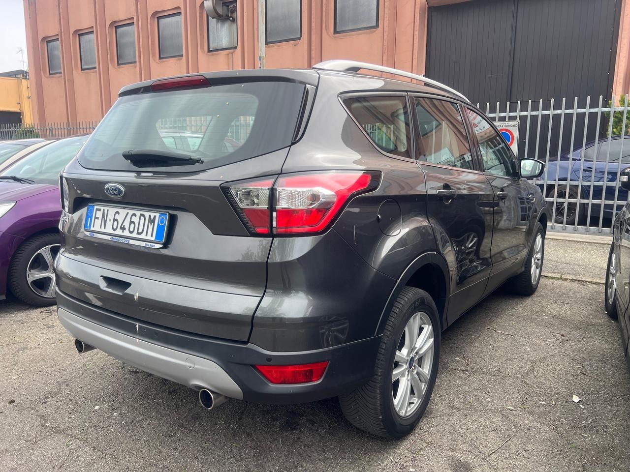 Ford Kuga 1.5 TDCI 120 CV Business gancio traino