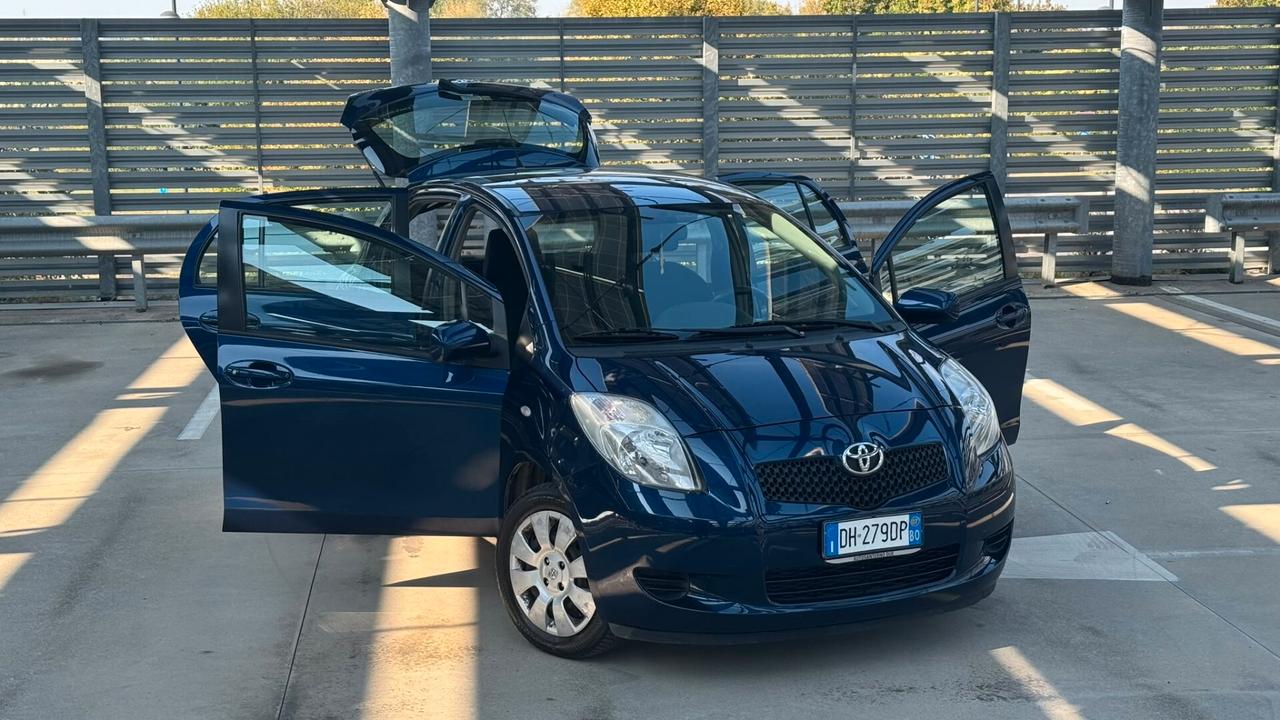 Toyota Yaris 1.0 5 porte Sol