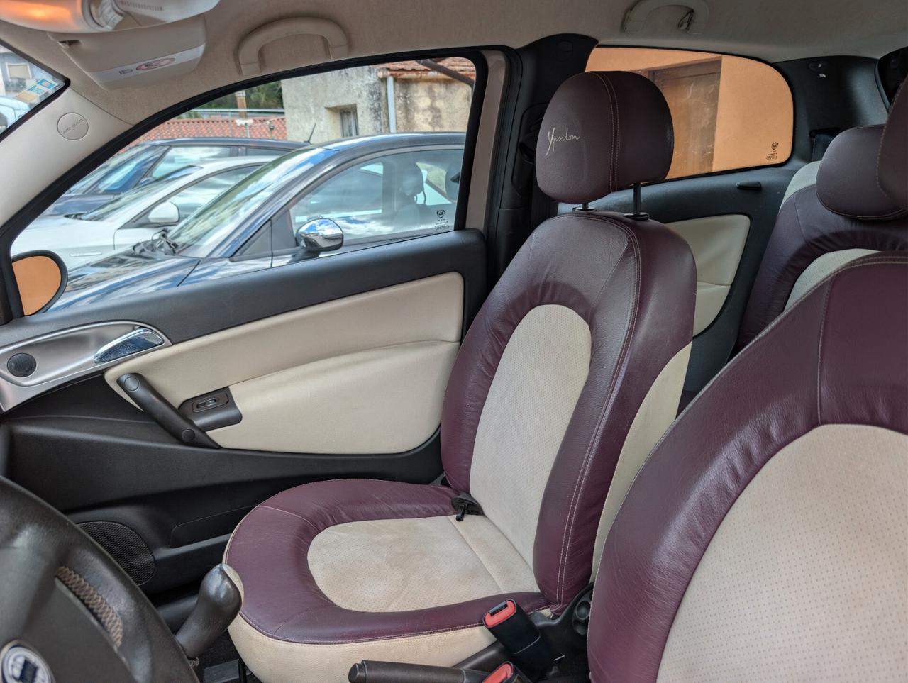 Lancia Ypsilon 1.3 MJT 75 CV Platino