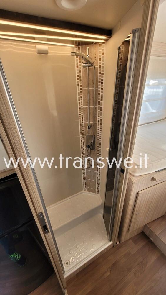 Elnagh T-Loft 532 con letti gemelli e dinette face to