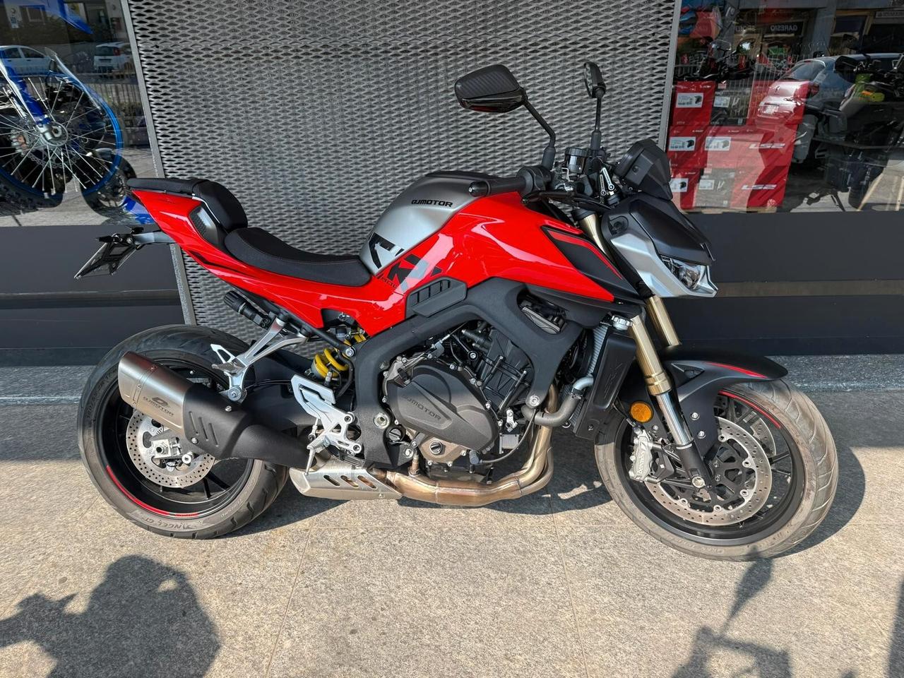 Qj Motor SRK 800 naked