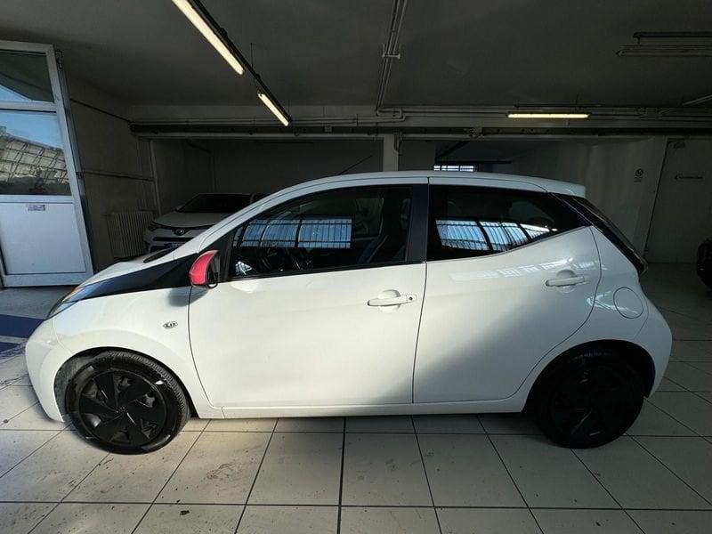 Toyota Aygo Aygo 5p 1.0 x-black tss