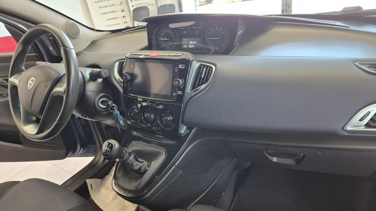Lancia Ypsilon 1.0 FireFly 5 porte S&S Hybrid Ecochic Gold