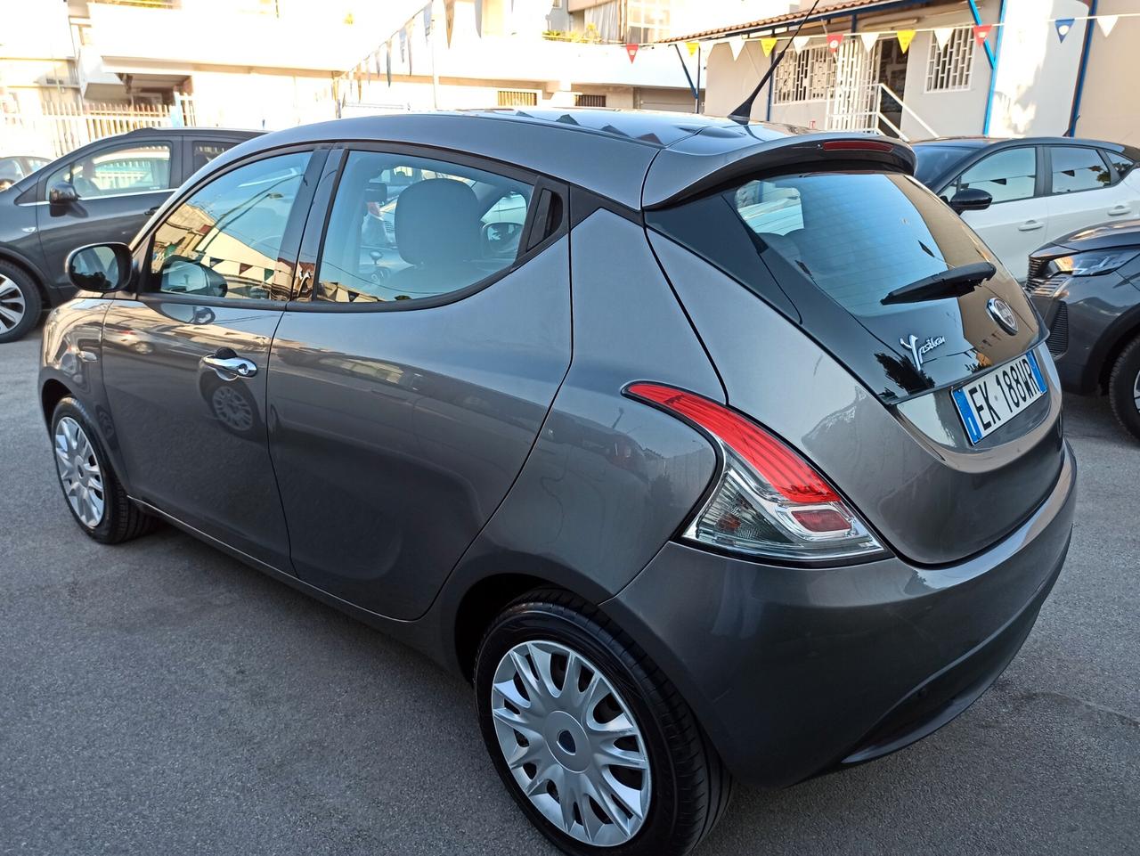 Lancia Ypsilon 1.2 69 CV 5 porte S&S Gold