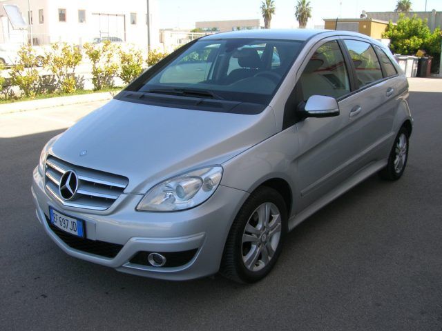 MERCEDES-BENZ B 180 CDI Executive