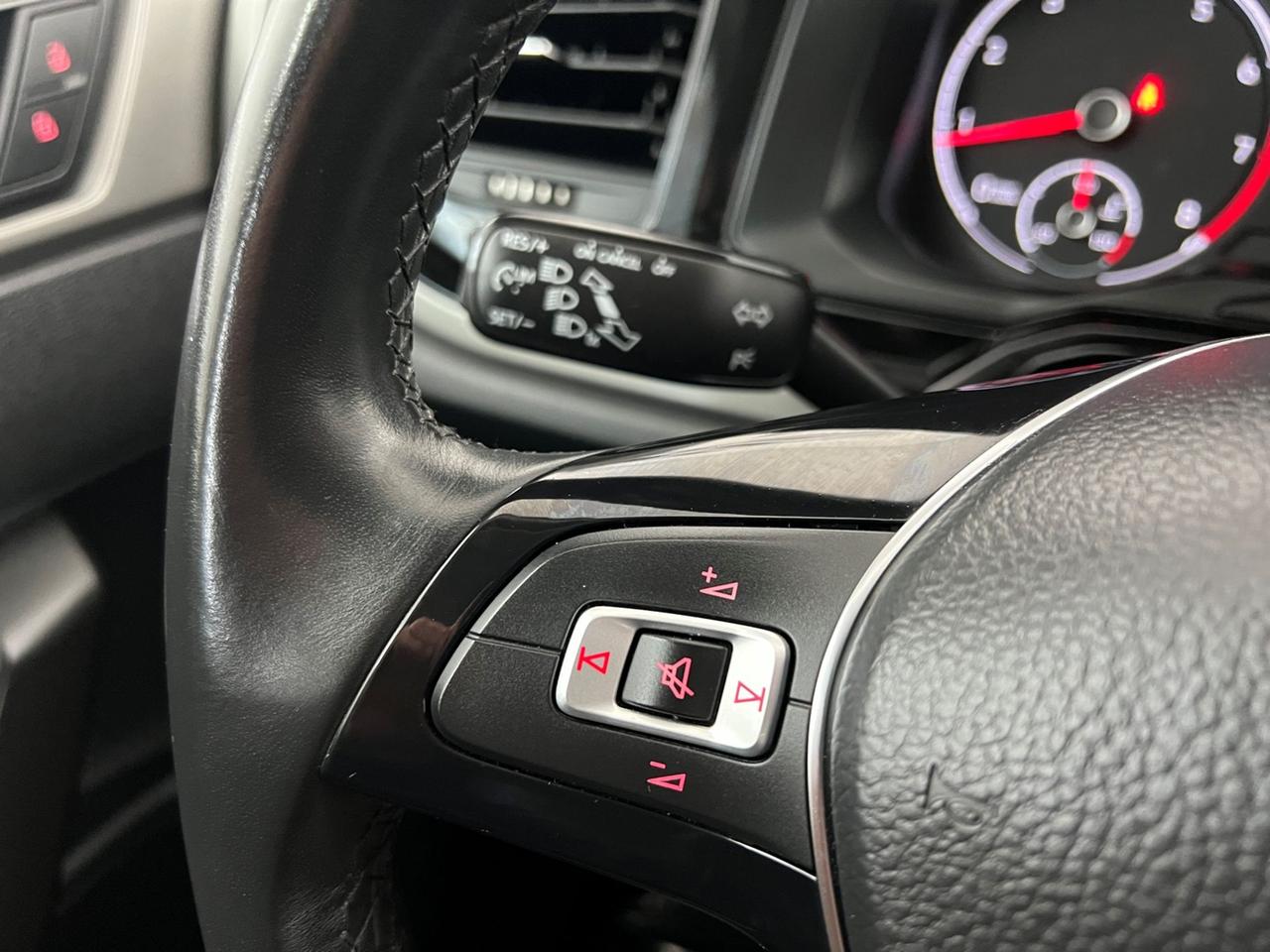 VOLKSWAGEN Polo VI 2017 Polo 5p 1.0 mpi Comfortline 75cv