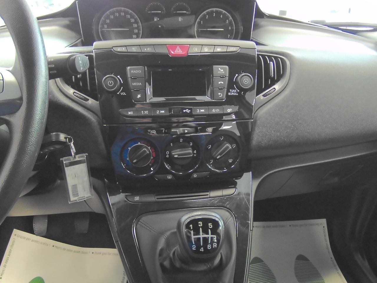 Lancia Ypsilon 1.0 FireFly 5 porte S&S Hybrid Silver Plus