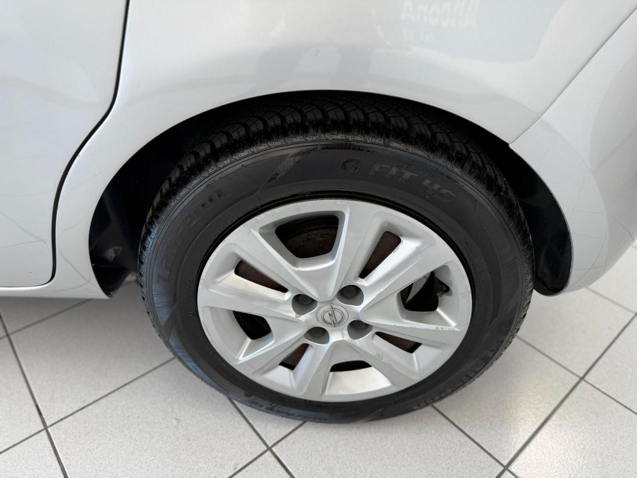 Opel Corsa 1.4 90CV GPL 2015