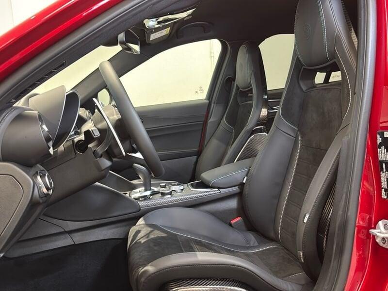 Alfa Romeo Giulia Giulia 2.9 V6 Bi-Turbo AT8 Quadrifoglio