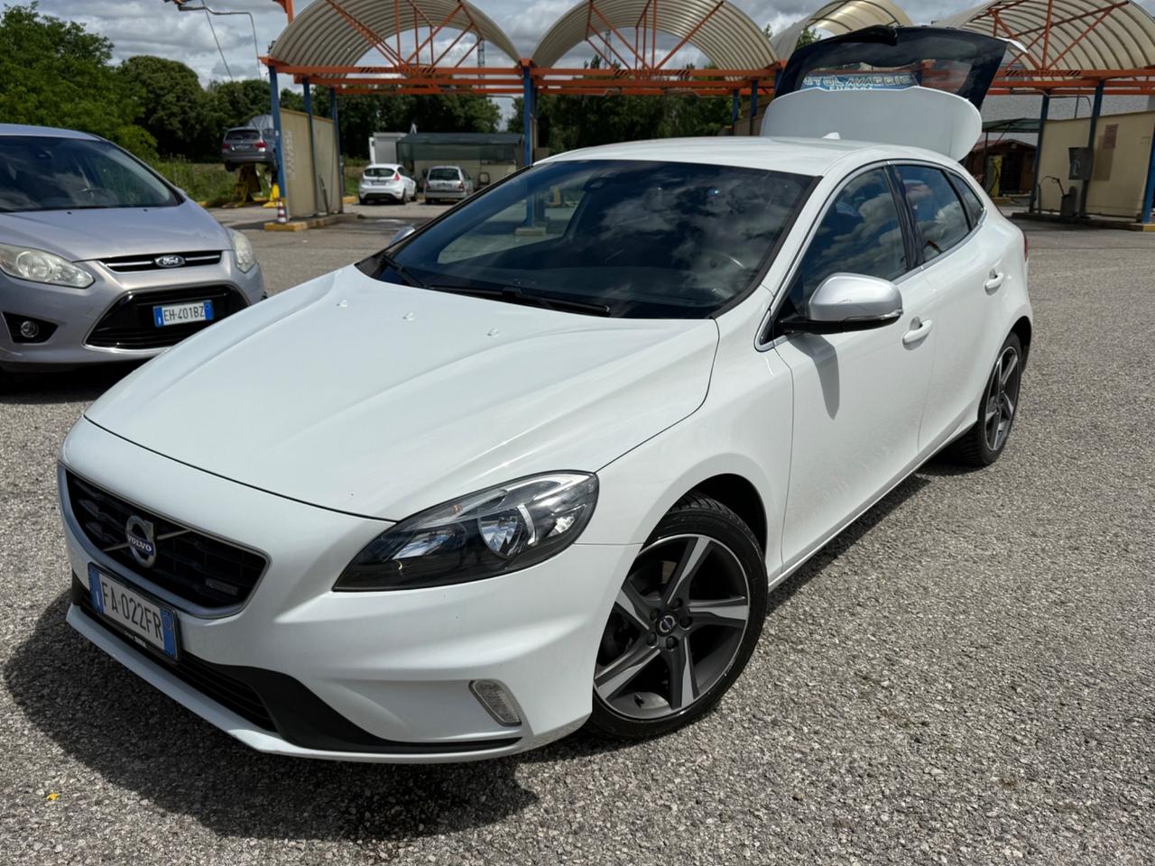 Volvo V40 D2 'eco' R-design Momentum