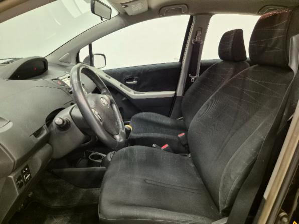 Toyota Yaris 5 Porte 1.3 Sol - NEOPATENTATI - Clima - Radio CD