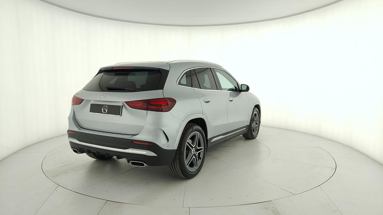 Mercedes-Benz GLA 180 AMG Line Advanced Plus auto