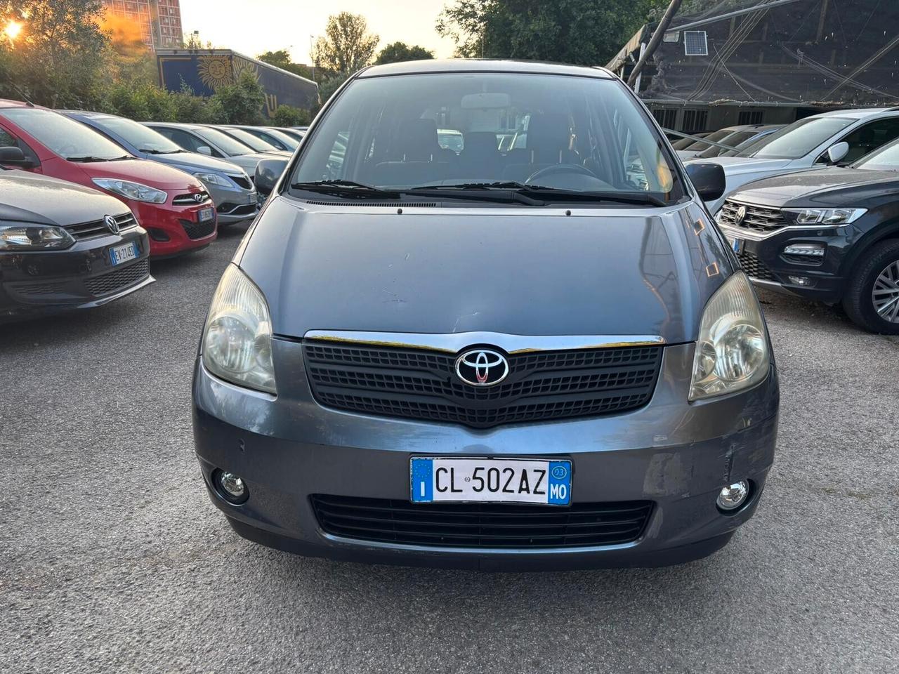 Toyota Corolla Verso 2.0 tdi D-4D OK Neopatentati