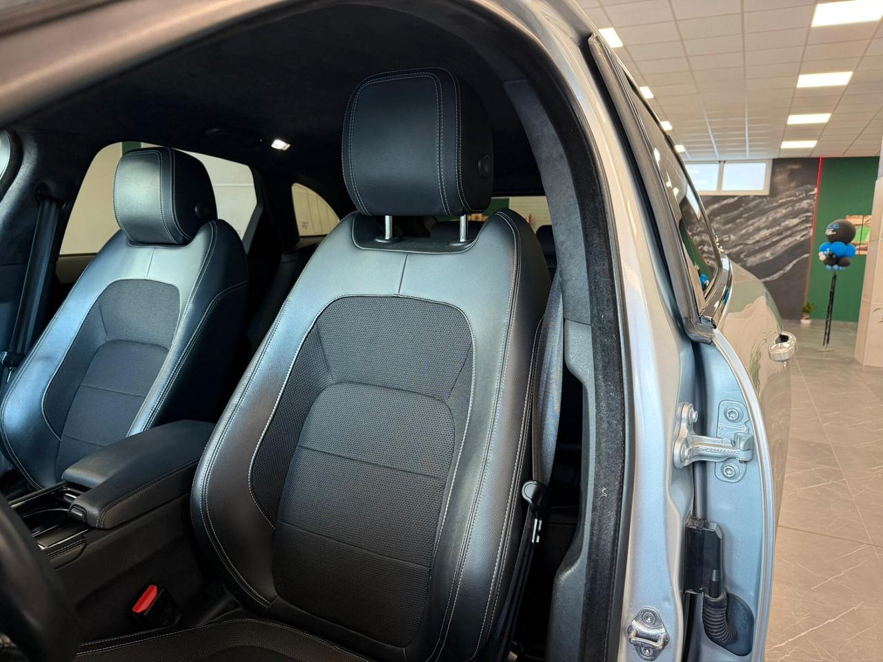 Jaguar F-Pace 2.0 D 180 CV AWD aut. R-Sport