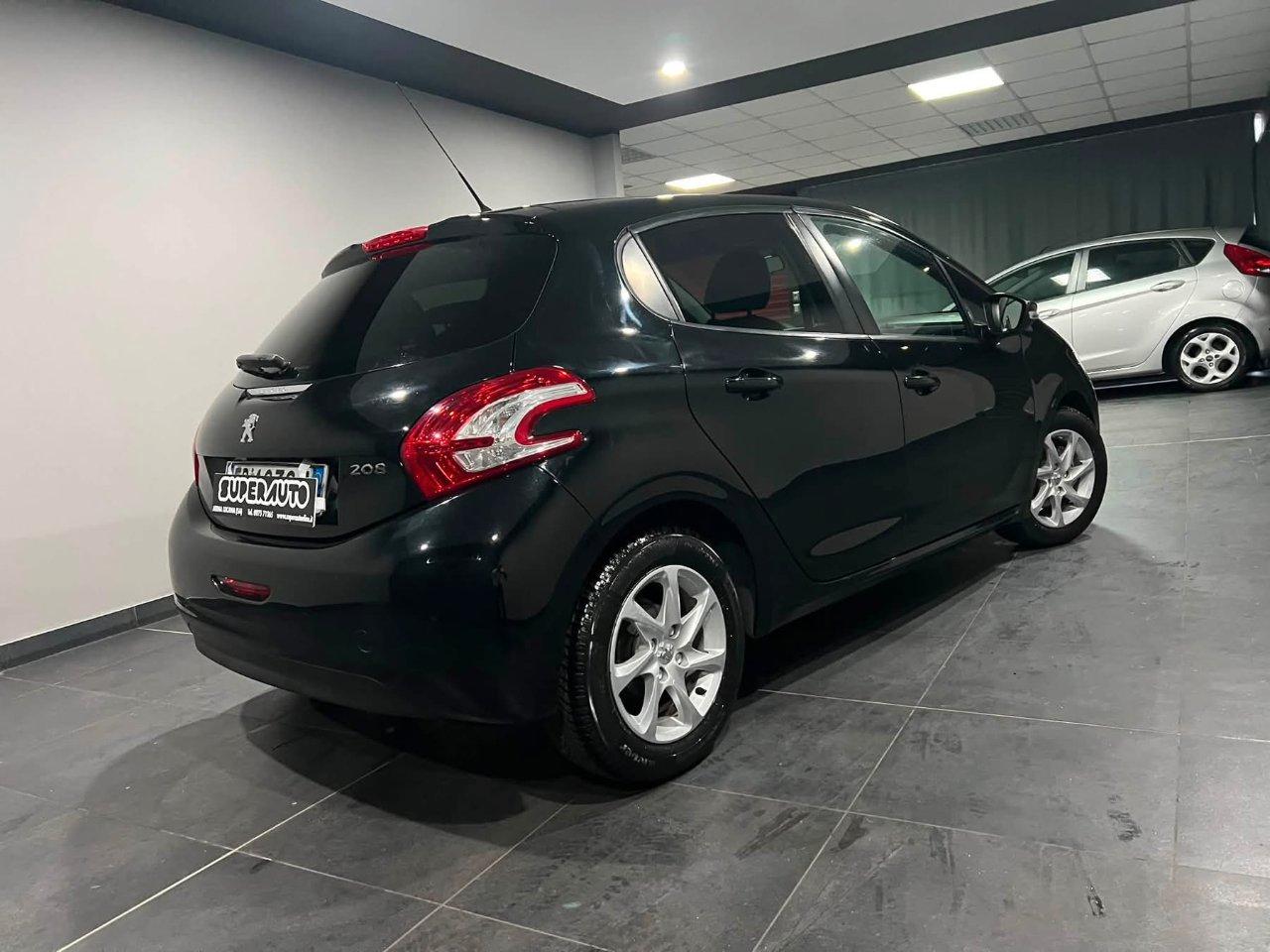 Peugeot 208 208 1.4 hdi 5 Porte TOTAL BLACK
