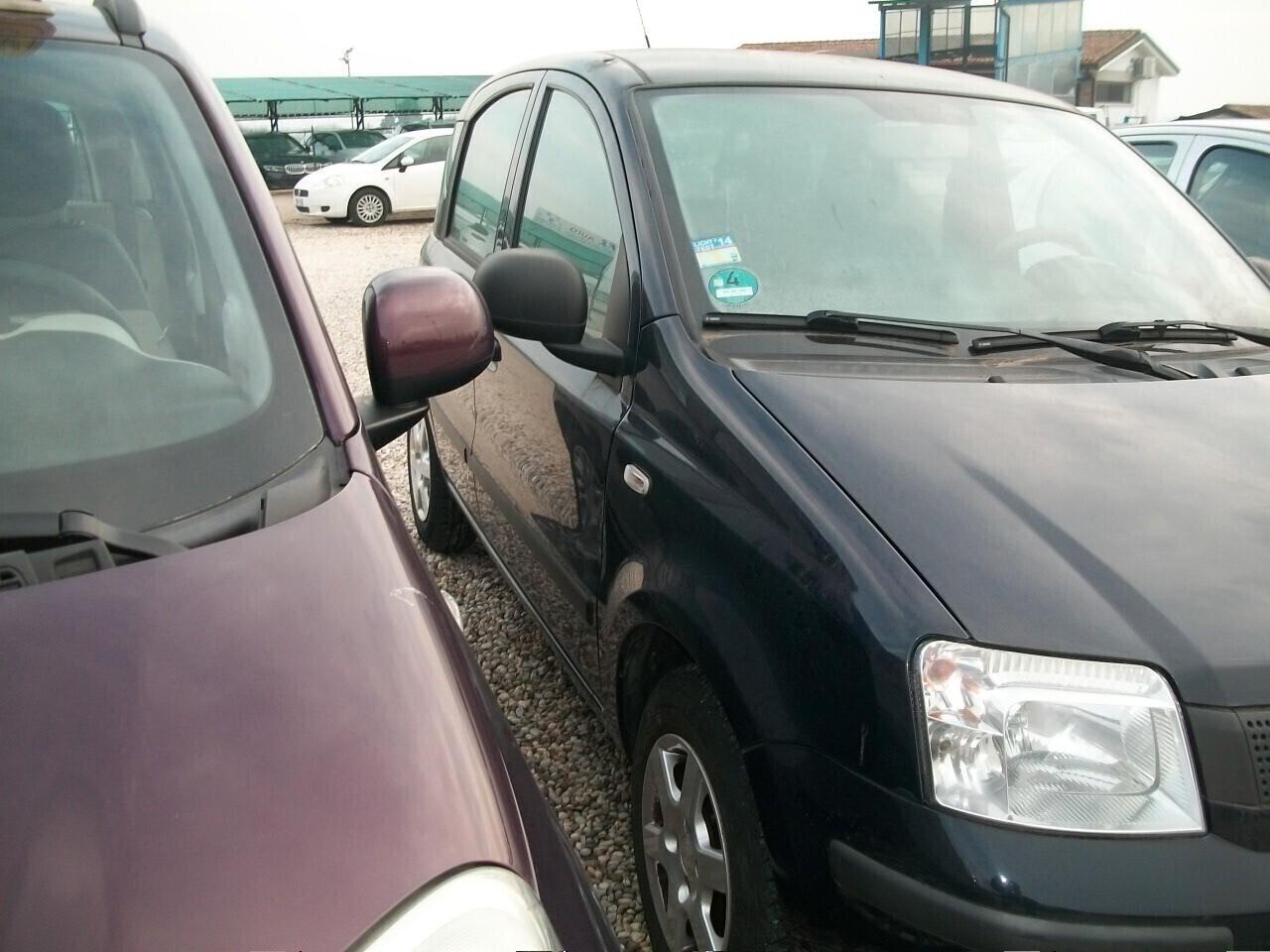 Fiat Panda 1.2 Emotion 1242 BENZINA EURO 05 NERA KM 199587 A EURO 3990,00 PIU PASSAGGIO E GARANZIAO GARANZIA UN ANNO
