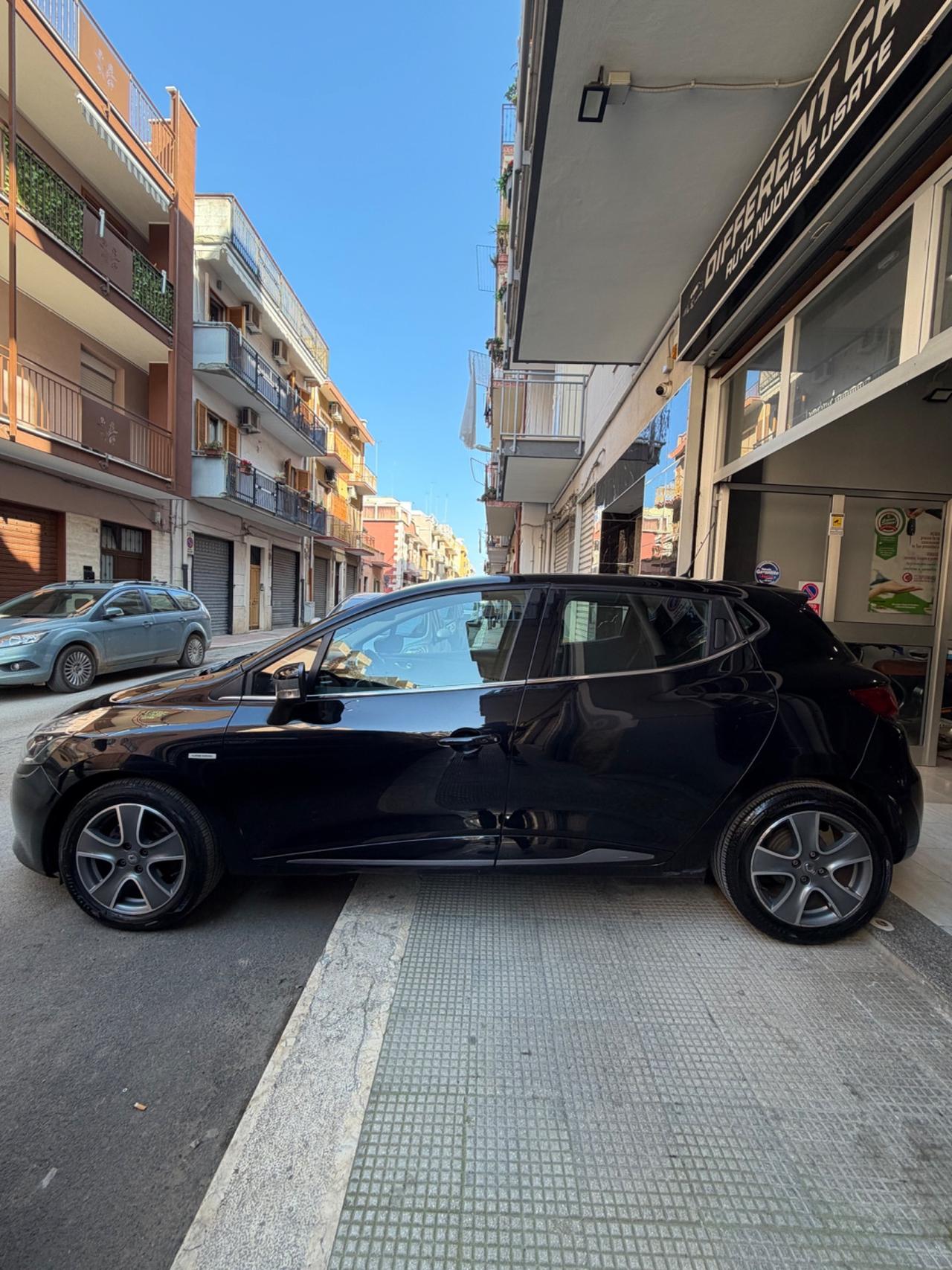 Renault Clio 1.5 dCi 8V 75CV 5 porte COSTUME NATIONAL