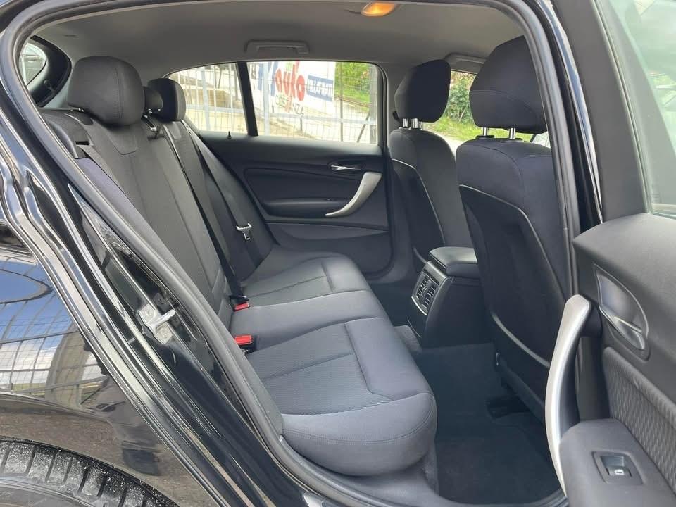 Bmw 118 118d 5p. Unique