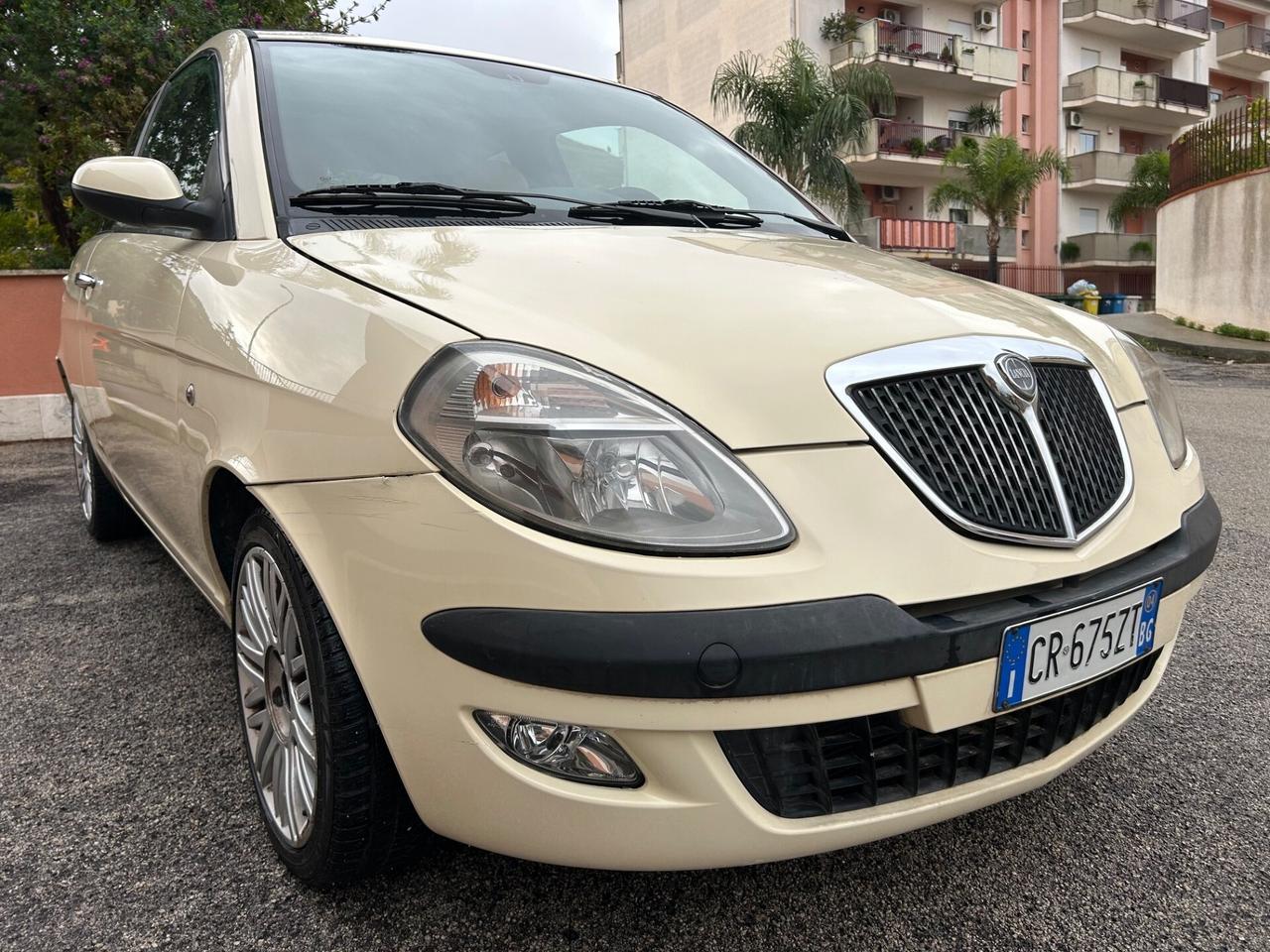 Lancia Ypsilon 1.3 Multijet ideale per neo patenta