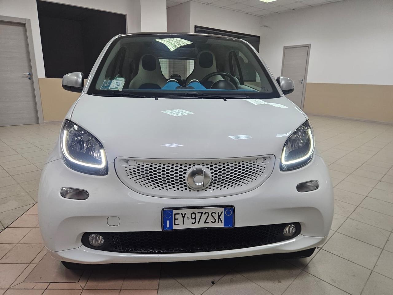 Smart ForTwo 1000 52 kW MHD coupé pure