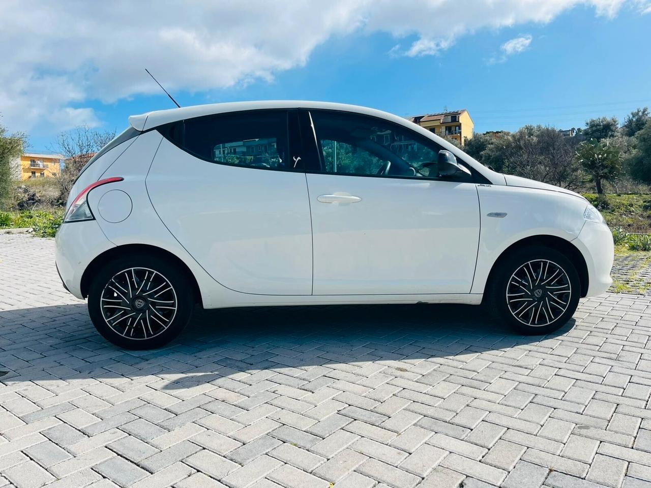 Lancia Ypsilon 1.3MLJT COME NUOVA CHIAMA