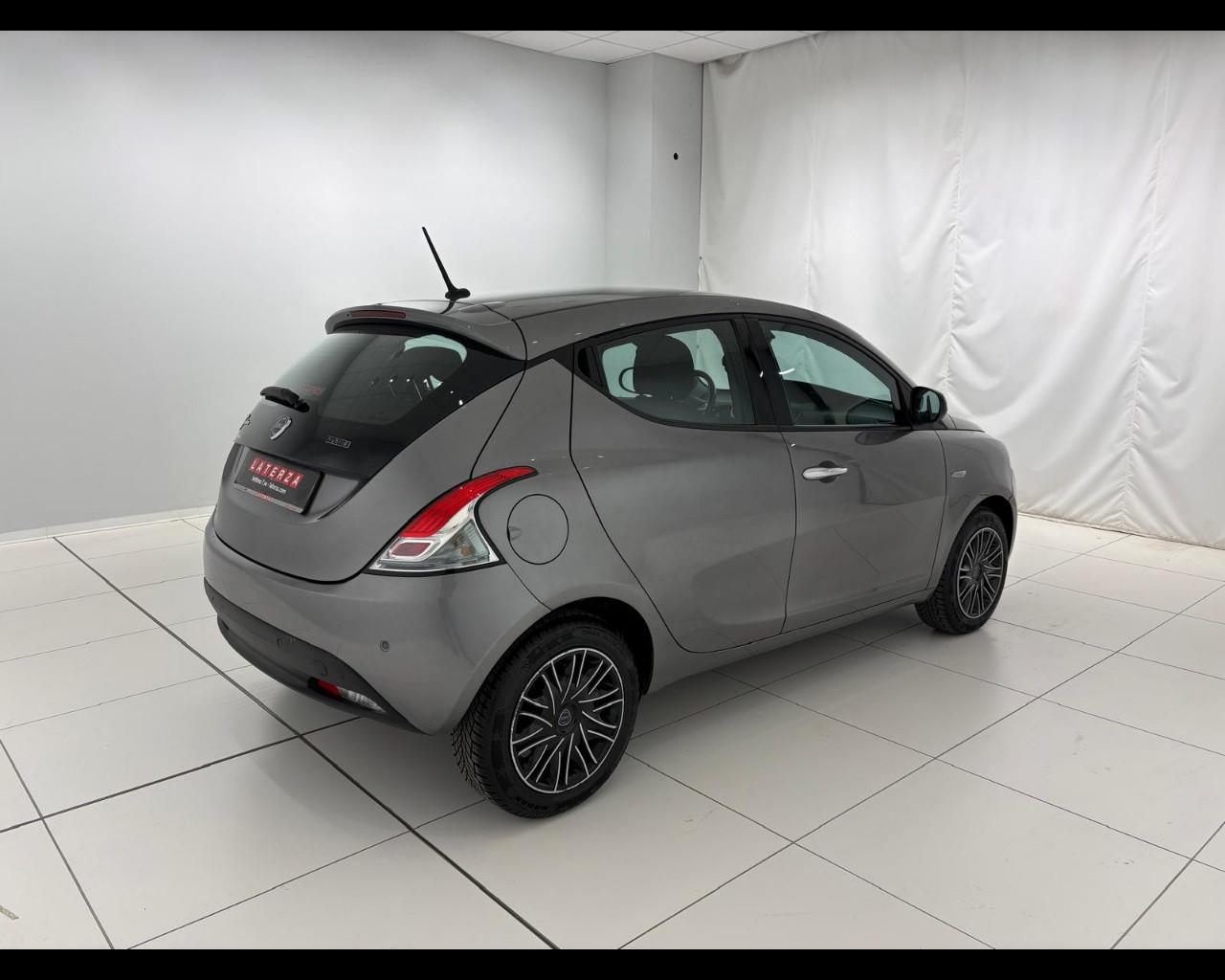LANCIA Ypsilon 1.0 firefly hybrid Gold s&s 70cv 5p.ti