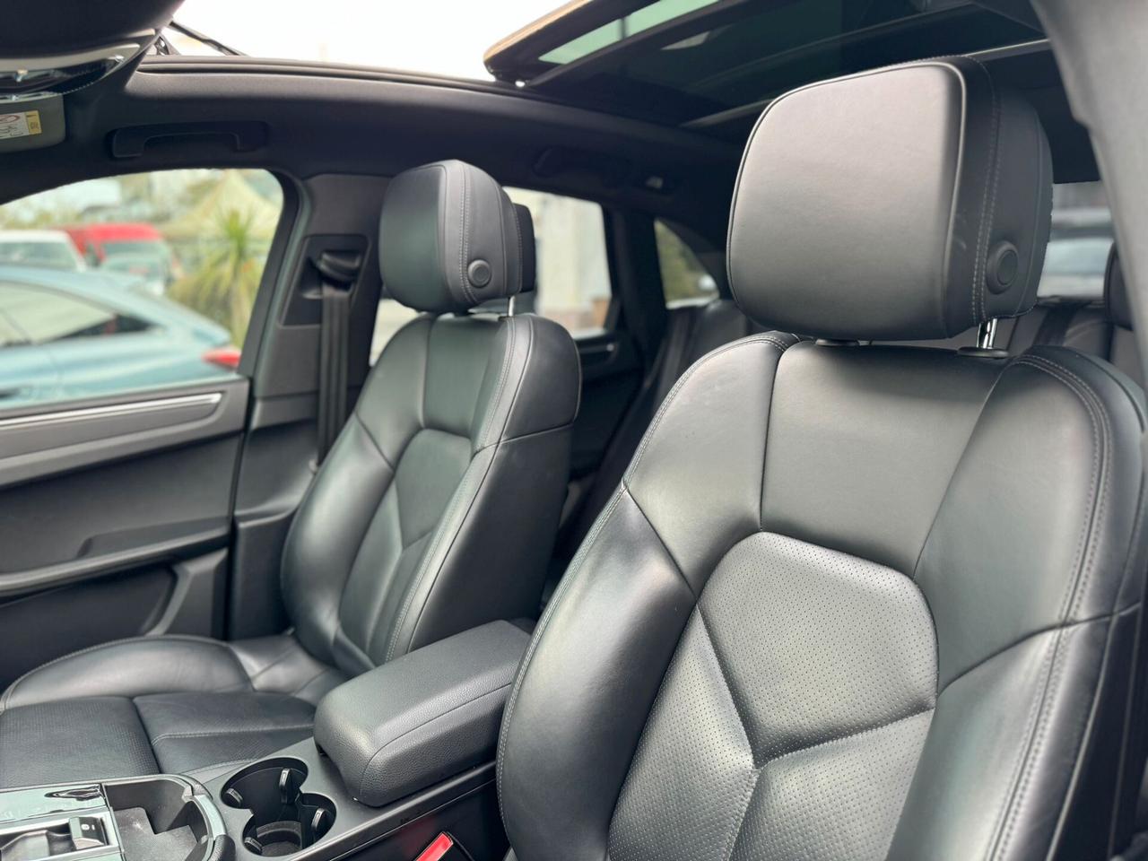 Porsche Macan 2.0 245 CV TETTO APRIBILE
