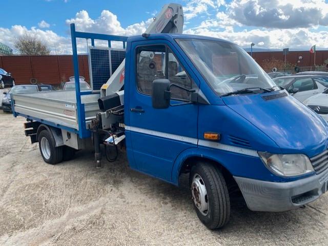 MERCEDES 616 CDI CON GRU