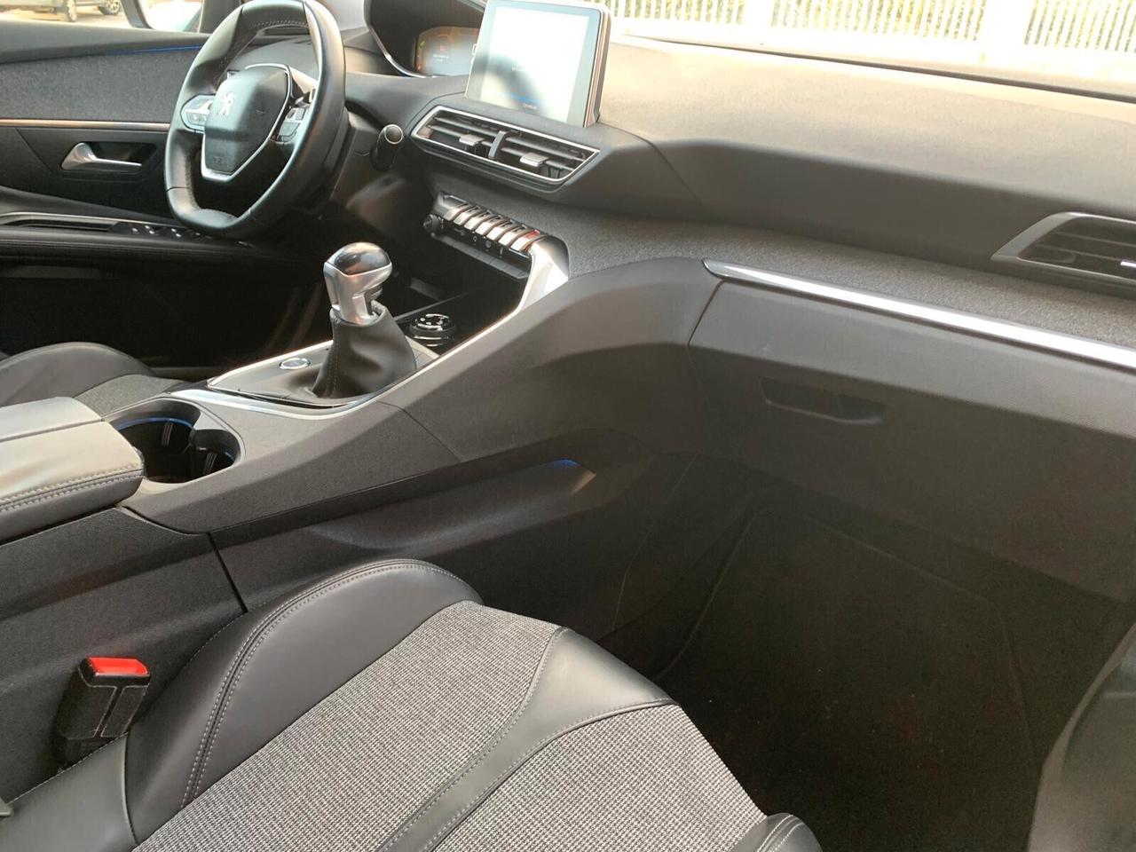 Peugeot 3008 BlueHDi 120 S&S "Allure" Unicoprop.