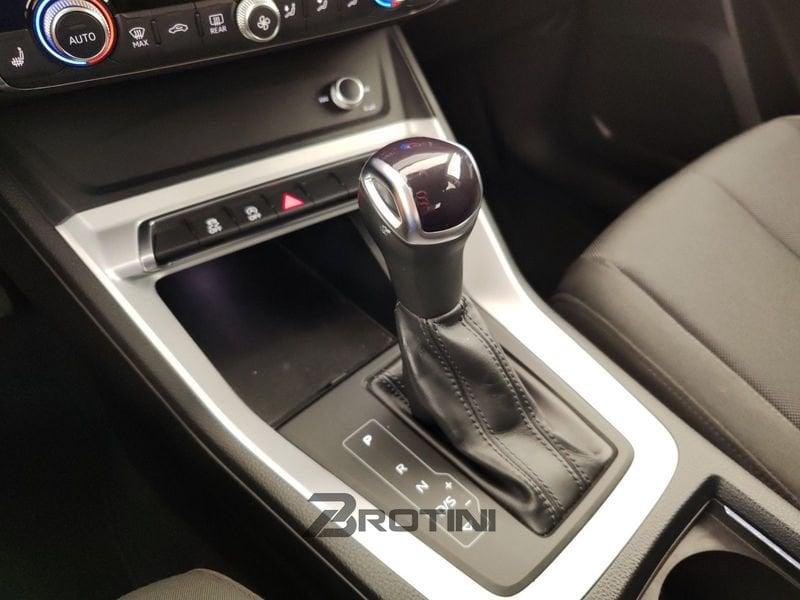 Audi Q3 2.0 35 TDI S Tronic Business Advanced