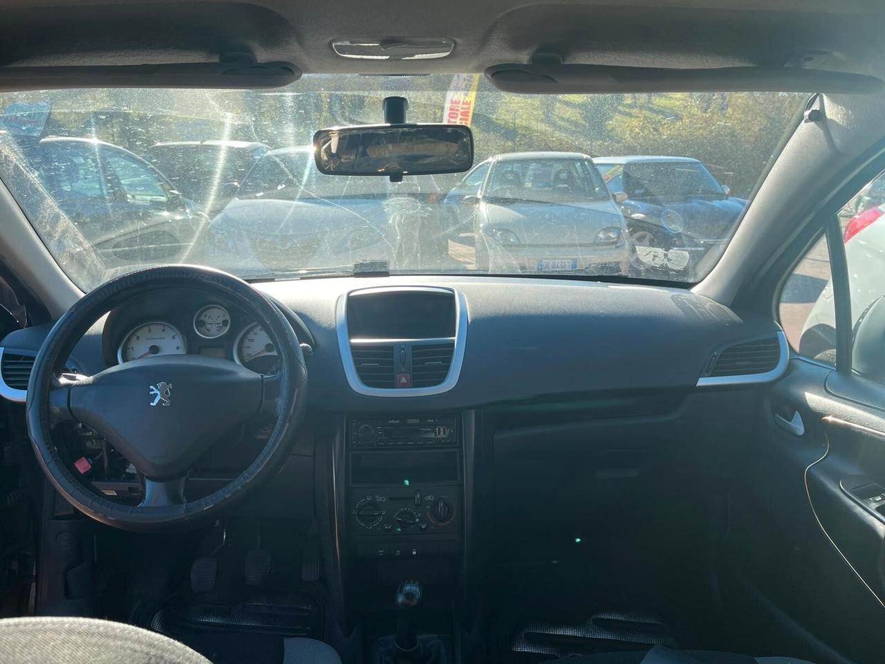 Peugeot 207 1.4 8V 75CV 5p. X Line