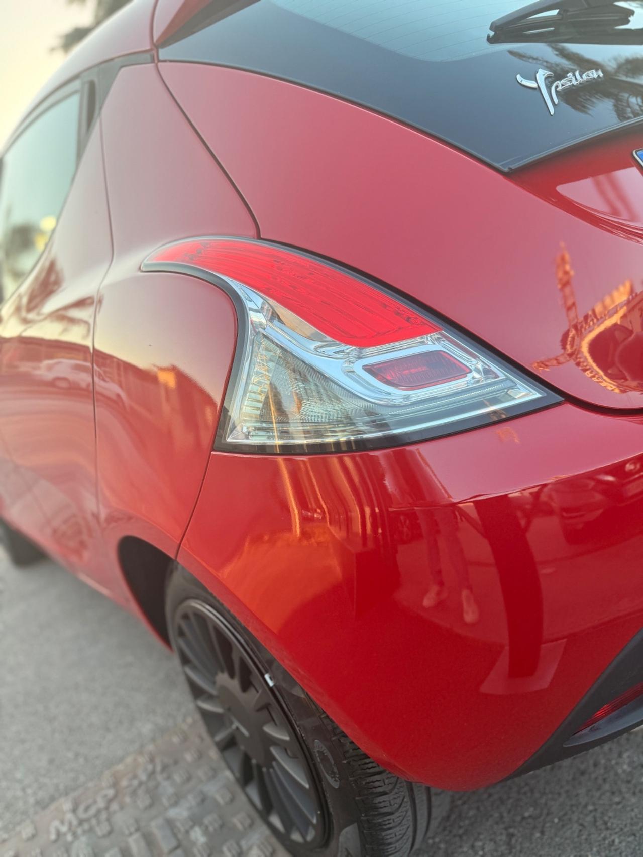 Lancia Ypsilon 1.2 69 CV 5 porte GPL Ecochic Elefantino Blu