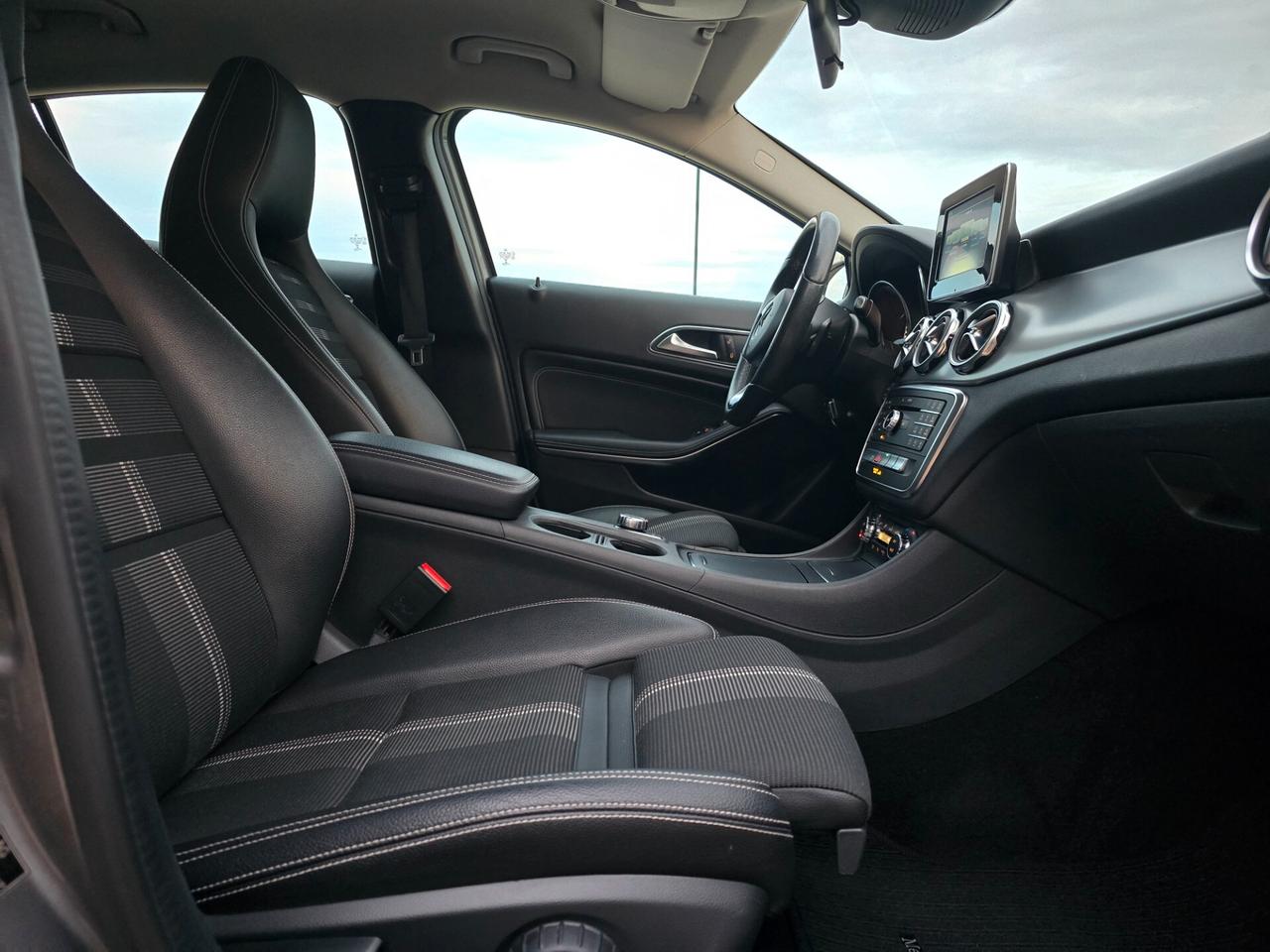 Mercedes-benz GLA 180 d Premium