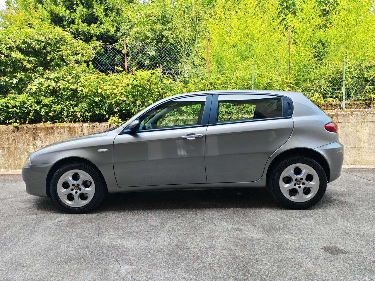 Alfa Romeo 147 1.6 BENZINA 105cv / 39.000km / Unipro