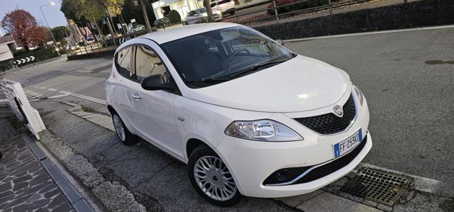 LANCIA Ypsilon 1.2 69 CV 5 porte GPL Ecochic Silver