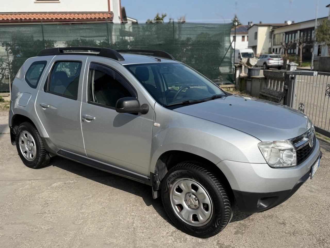 Dacia Duster 1.6 GPL DI SERIE 2032 GANCIO NEOPATENTATU