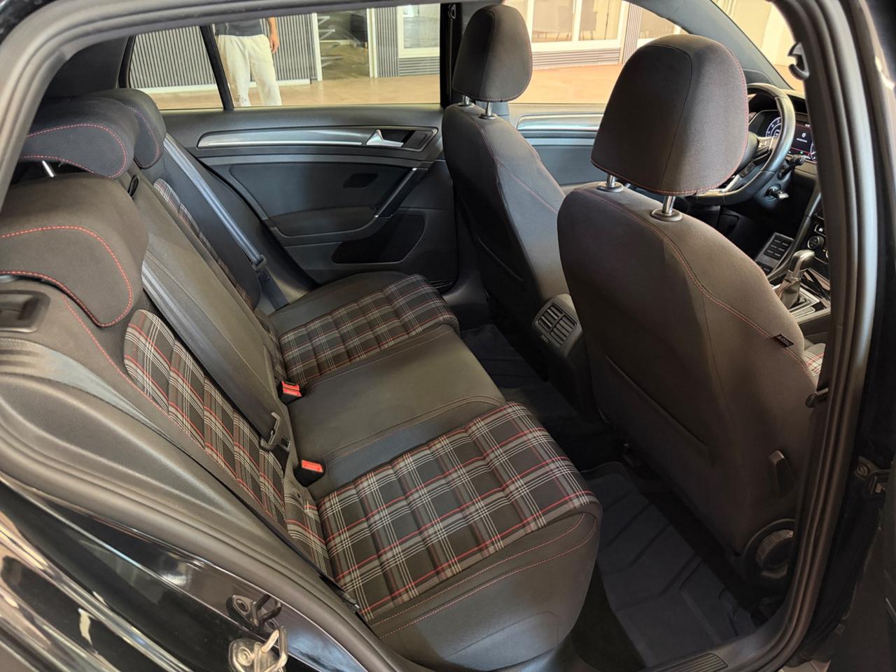Volkswagen Golf GTI Performance 2.0 245 CV TSI DSG