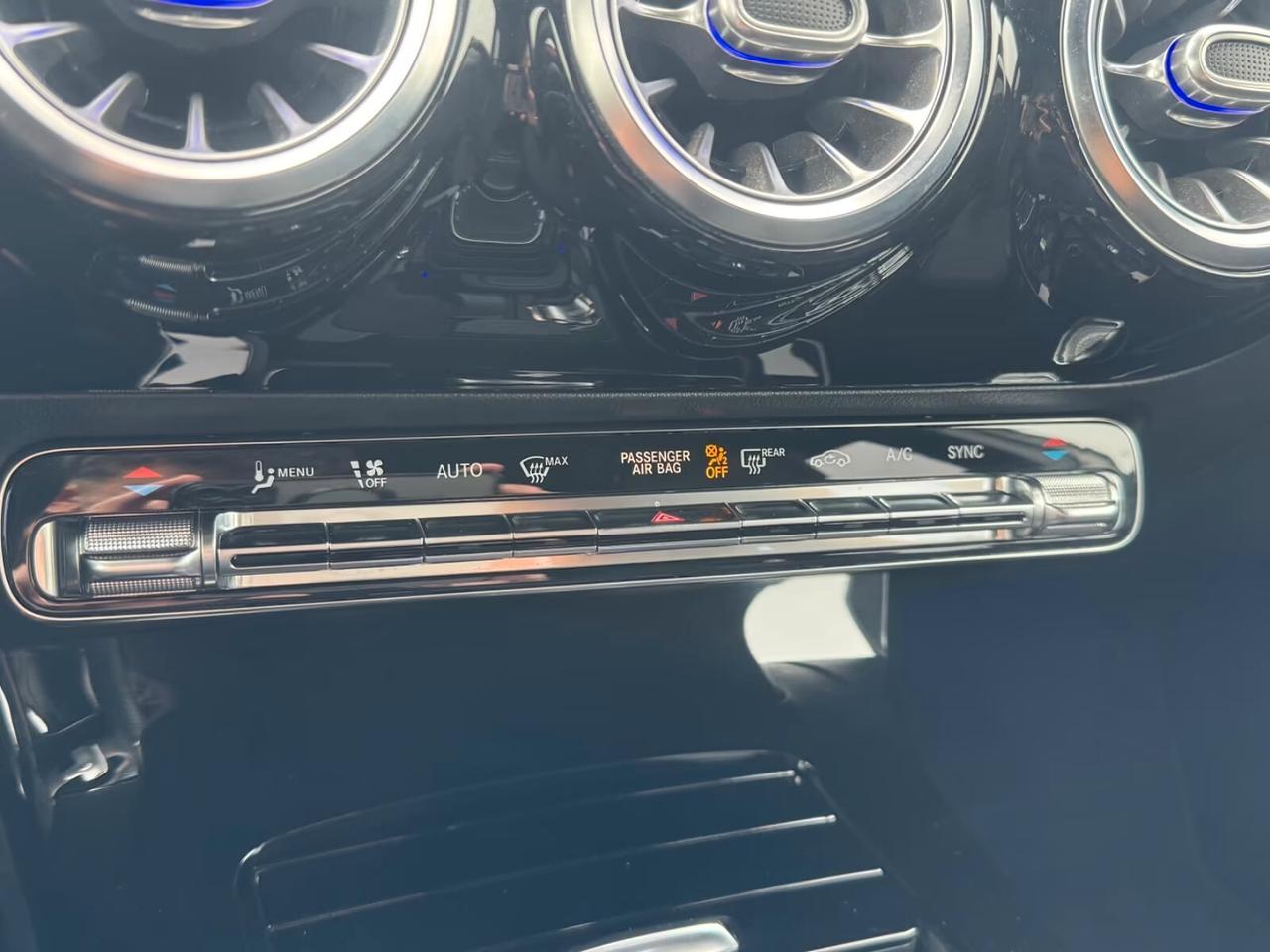 Mercedes-benz A 180 Premium AMG 136CV MBUX